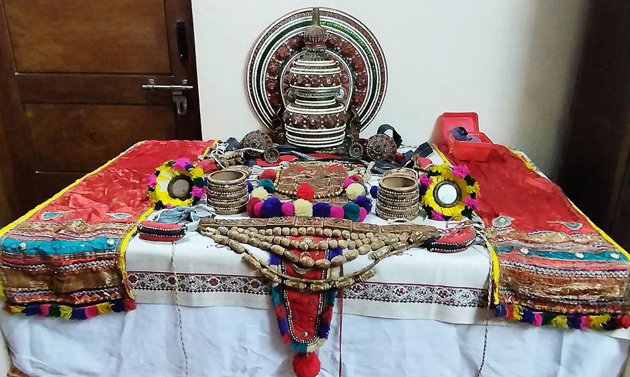 The Kathakali headgear and paraphernalia of Kottakkal Appu Nair