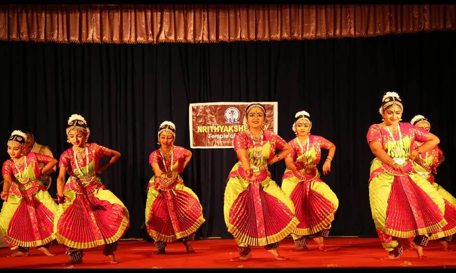 dance performance by students from Nrithyakshethra, Kochi