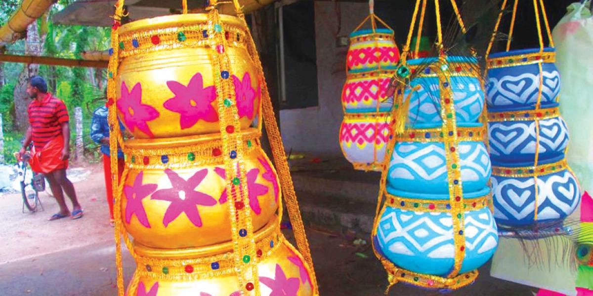 Uri (pot hanger) with pots